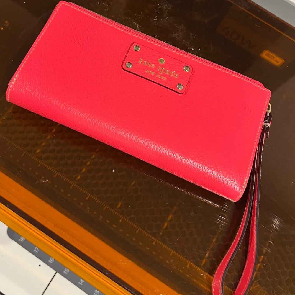 NWOT Kate Spade Leyton Wellesley Wallet